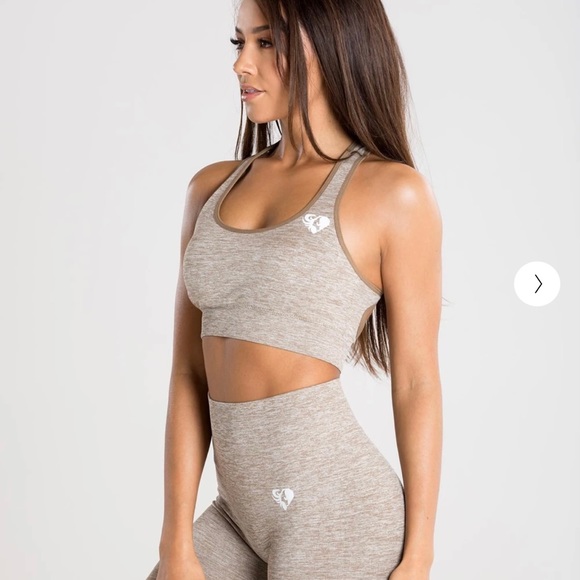 Women’s Best Move Seamless Sports Bra - Picture 4 of 5